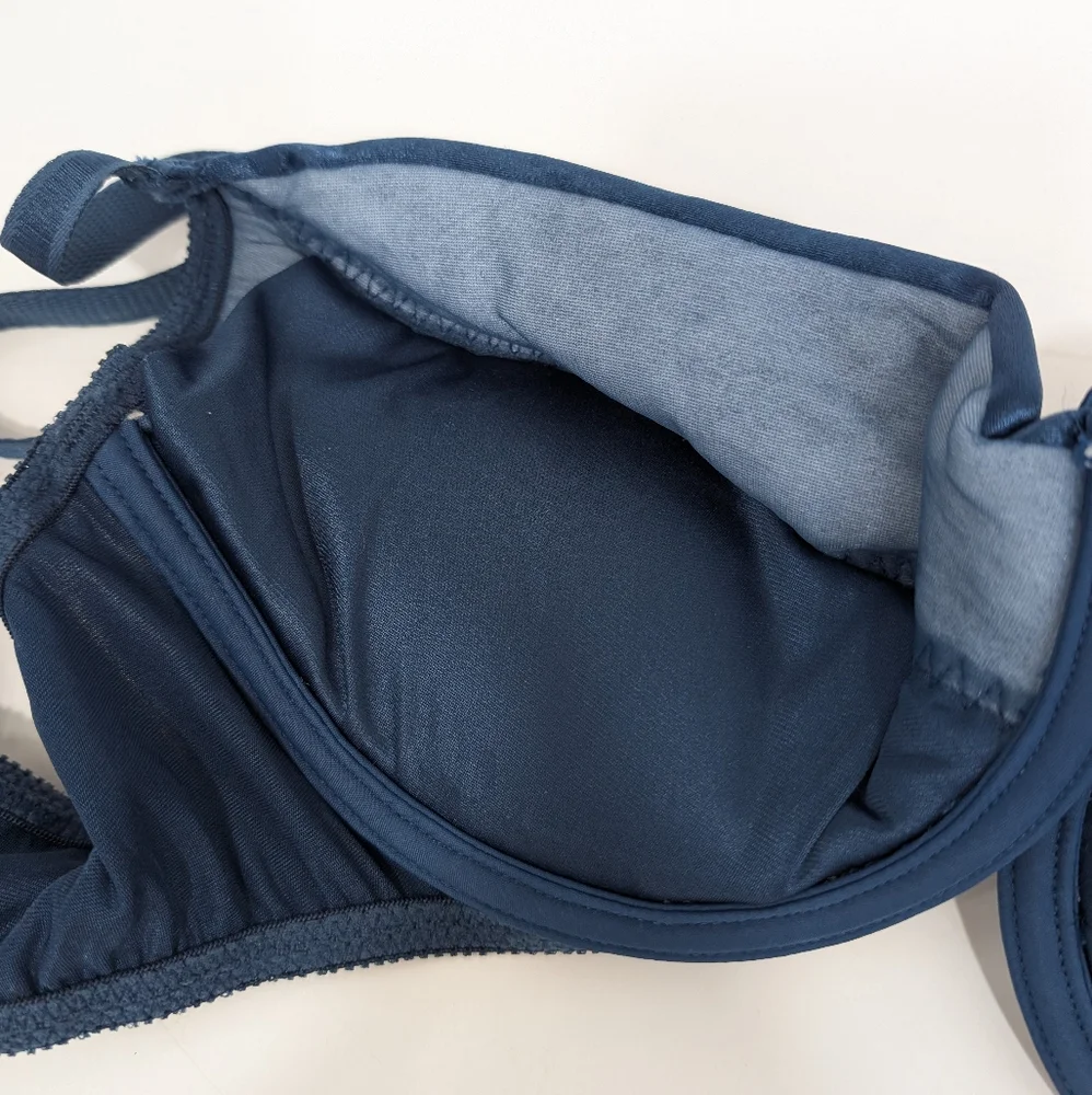 Vintage Victoria's Secret Miracle Second Skin Satin Bra 38C Women NEW 90s silky
